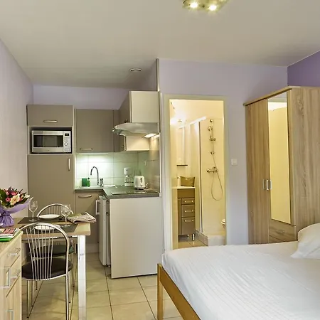 Grands Chenes Du Parc Apart Otel 3*