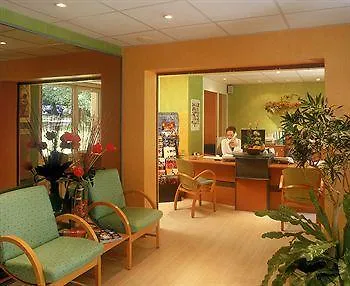 Les Grands Chenes Les Thermes 岩尼维利