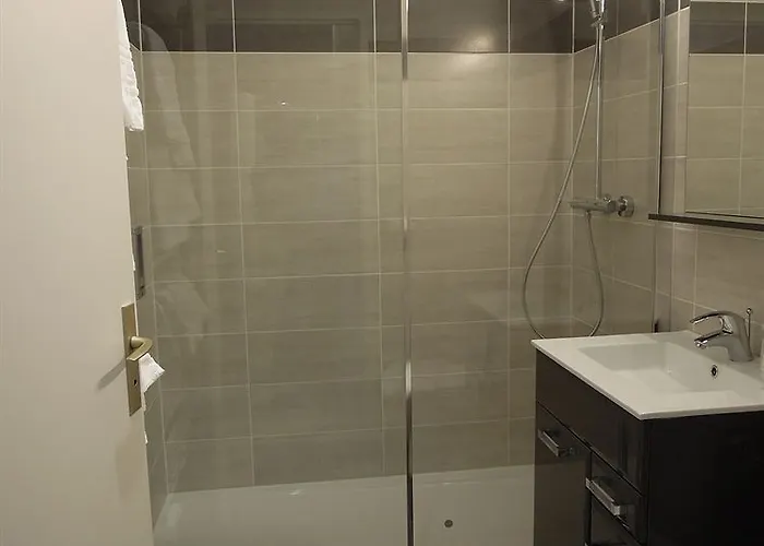 Les Grands Chenes Les Thermes 公寓式酒店 岩尼维利