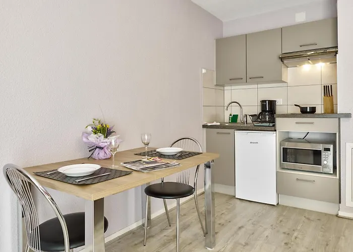 公寓式酒店 Les Grands Chenes Les Thermes 岩尼维利