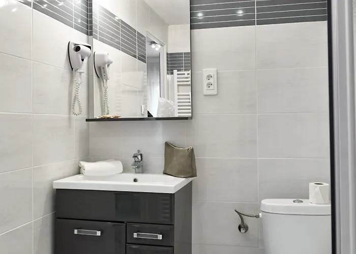 Les Grands Chenes Les Thermes 3* 岩尼维利